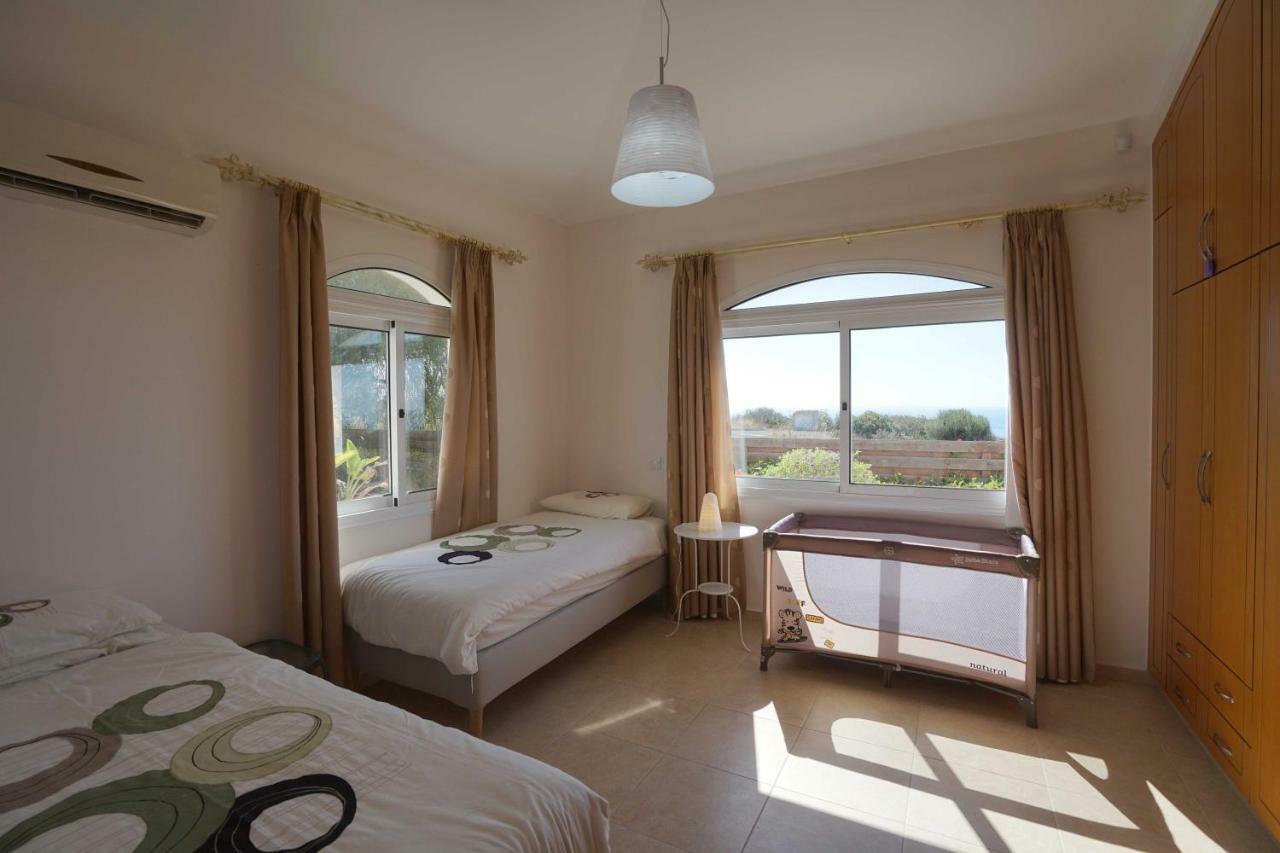 Unforgettable Family Escape - Cliffside Villa With Panoramic Sea Views And Kid-Friendly Private Pool Pissouri Exterior photo