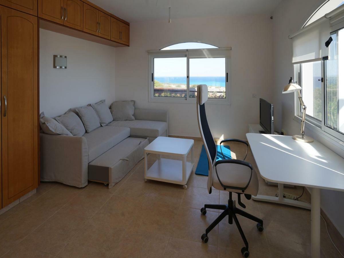 Unforgettable Family Escape - Cliffside Villa With Panoramic Sea Views And Kid-Friendly Private Pool Pissouri Exterior photo