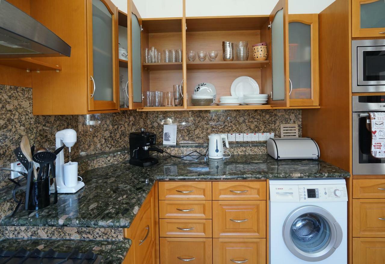 Unforgettable Family Escape - Cliffside Villa With Panoramic Sea Views And Kid-Friendly Private Pool Pissouri Exterior photo